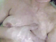 Klisyonka забавляется в ванной