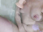 Klisyonka забавляется в ванной