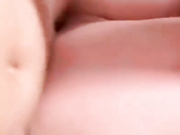 ДЕВИЦА ТРАХАЕТСЯ