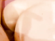 ДЕВИЦА ТРАХАЕТСЯ