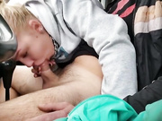 ДЕВИЦА ОТСОСАЛА