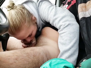 ДЕВИЦА ОТСОСАЛА