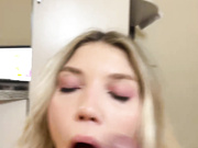 FuckSunny трахает ротик и вставляет в попку