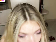 FuckSunny трахает ротик и вставляет в попку