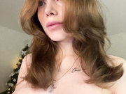 AuroraAngel сосет дилдо и ласкает киску