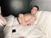 -The-sweet-couple- секс в кроватке с новыми сисями