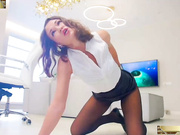 _Melomanka_в черных колготках+Domi