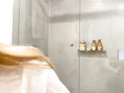 Mishkenel show in the shower