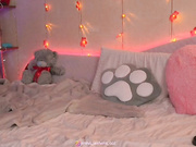 AsheraCat - обласкала свою сладкую киску пальчиками + чулочки