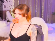 Annaa_Banana чем-то дышит при заглоте