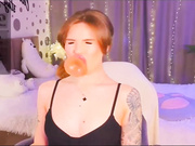 Annaa_Banana чем-то дышит при заглоте