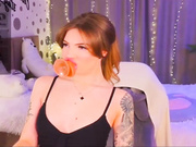 Annaa_Banana чем-то дышит при заглоте