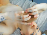 dolly-II сосет дилдо в полном привате