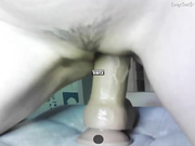 Mariakka садится на дилдо