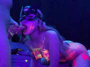 leilanit секс в неоновых красках