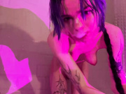 rionaroom принимает ванну