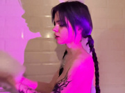 rionaroom принимает ванну