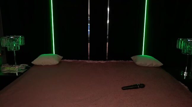 daphne_moss live show