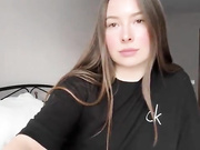 ДЕВИЦА ДРОЧИТ