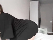 ДЕВИЦА ДРОЧИТ