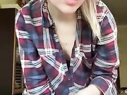 ДЕВИЦА ДРОЧИТ