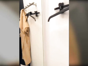 Chloee в примерочной