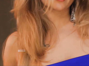 D_i_aM одевает светло-серые колготки