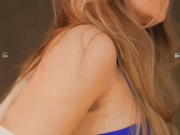 D_i_aM одевает светло-серые колготки