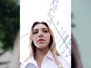 EleanoraStevenson на публике под юбкой