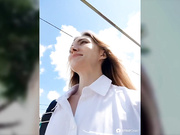 EleanoraStevenson на публике под юбкой