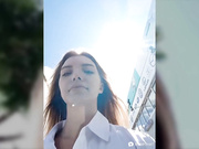 EleanoraStevenson на публике под юбкой