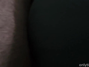 Жопа зрелой женщины поласкала мой член в автобусе