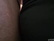 Жопа зрелой женщины поласкала мой член в автобусе