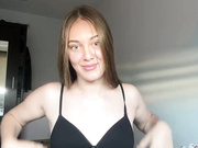 Alisa3 первый стрим раздевается красотка