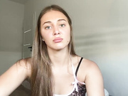 Alisa3 первый стрим раздевается красотка