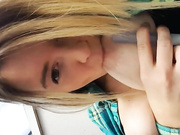 ДЕВИЦА ДРОЧИТ