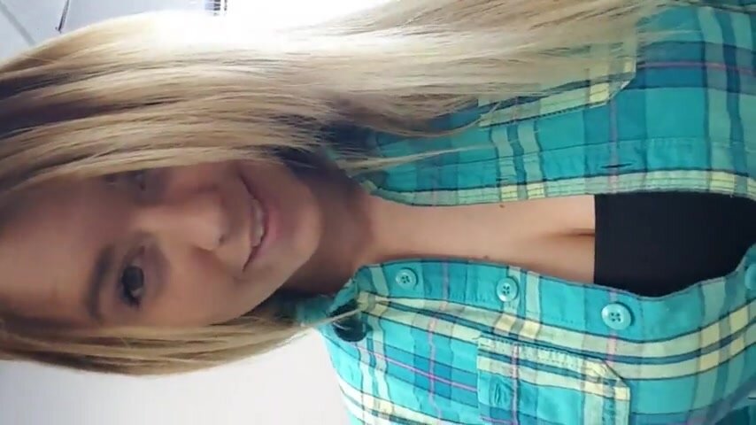 ДЕВИЦА ДРОЧИТ