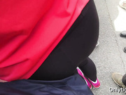 Великолепная зрелая жопа зрелой милфы в лосинах доставила много удовольствия моему хую на пробе