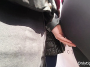 Великолепная зрелая жопа зрелой милфы в лосинах доставила много удовольствия моему хую на пробе