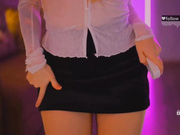 D_i_aM засветила трусики во время танца-2