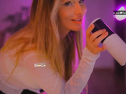 D_i_aM засветила трусики во время танца-2