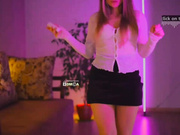 D_i_aM засветила трусики во время танца-2