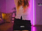 D_i_aM засветила трусики во время танца-2