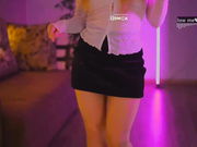 D_i_aM засветила трусики во время танца-2