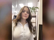 Valeriankaa дрочит в колготках на работе-1ч.