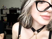 новые сиськи yololove она же Honey_buns сосёт