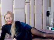 2025-01-17 WhiteGirl-one