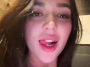 -Sasha-Orlova-дрочка в туалете