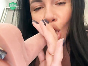 behardxxx засветила дырочки