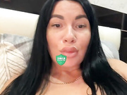 behardxxx засветила дырочки